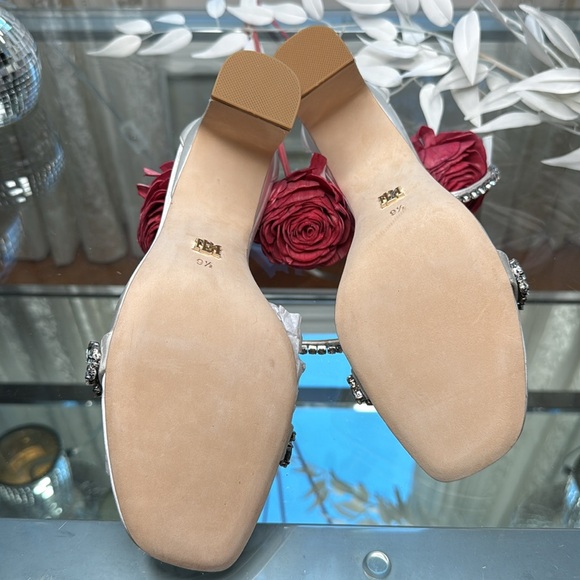 Badgley Mischka Harriet Heeled Sandal - Picture 17 of 17